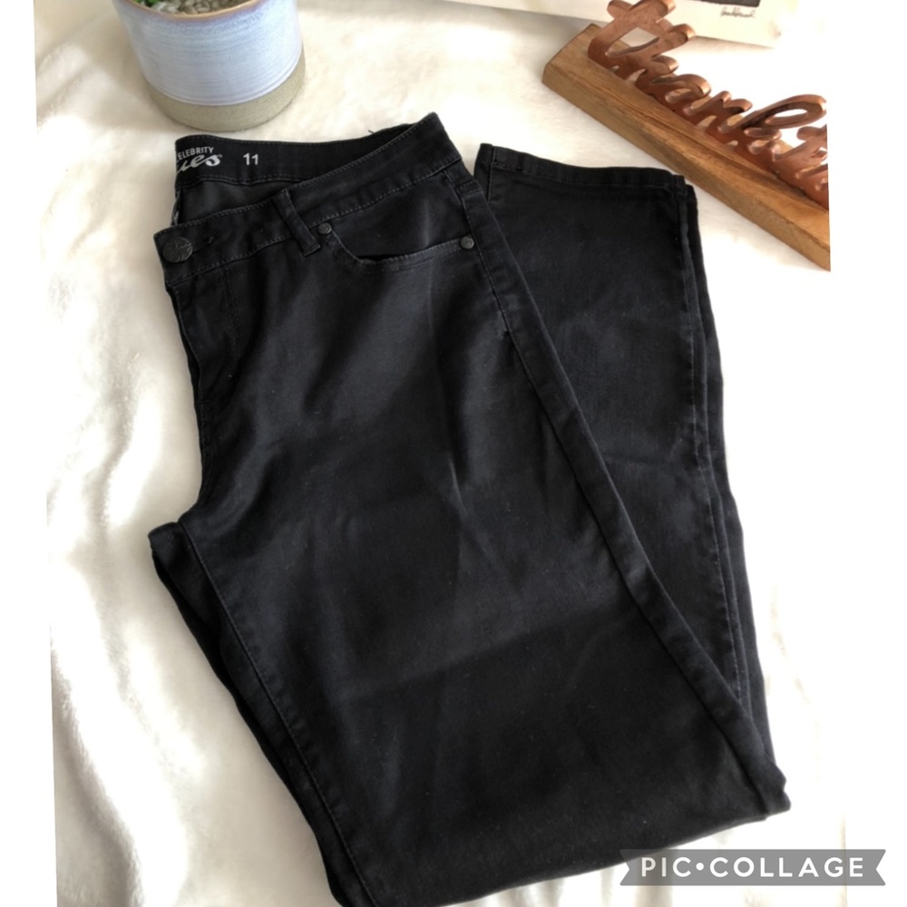 ❤️SALE❤️✨🆕✨Celebrity Blues Juniors Jeans - Picture 3 of 3